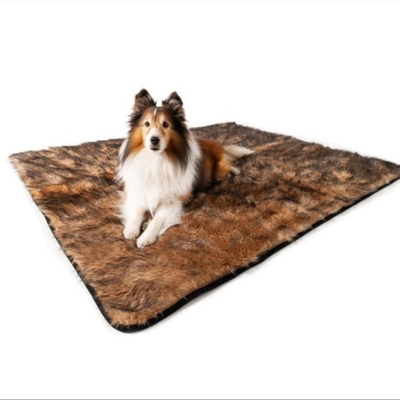 (NWT) PupProtector Waterproof Throw Blanket - Sable Tan, Large (80”L X 62”W) - Picture 4 of 12